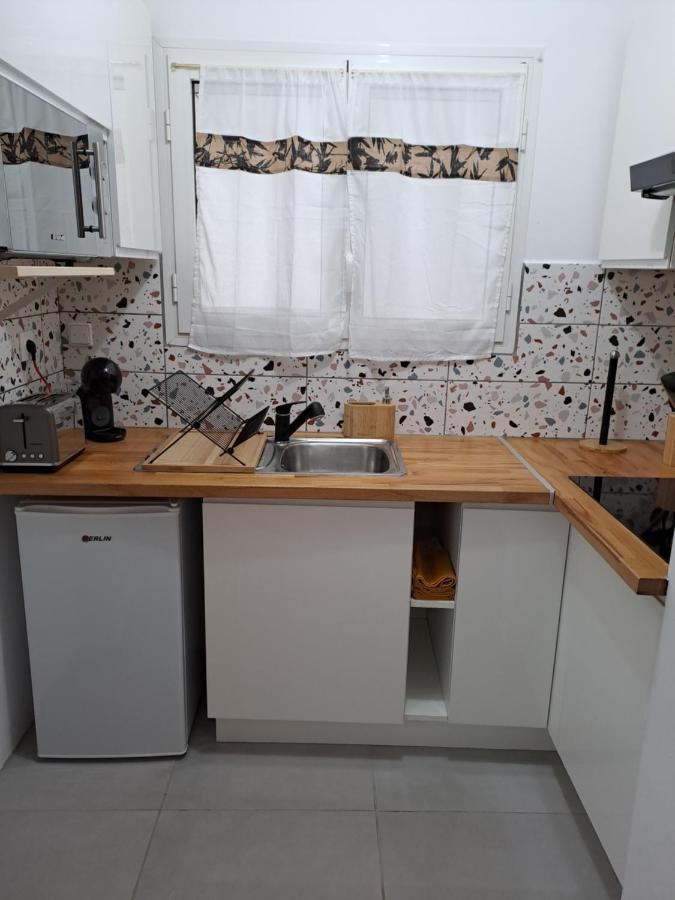 Appartement Cosy, T2 Situe En Centre Ville De Saint-Pierre Eksteriør billede